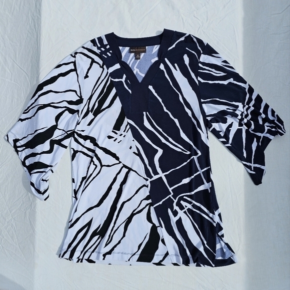 Dana Buchman Tops - Dana Buchman Blue and white Tunic Style Top Size medium